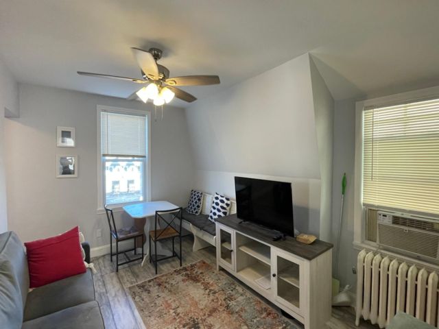  1 BR,  1.00 BTH  Apartment style home in Rockaway Beach