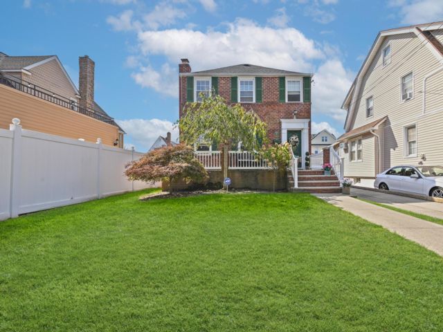 [Belle Harbor Real Estate, listing number 3320689]