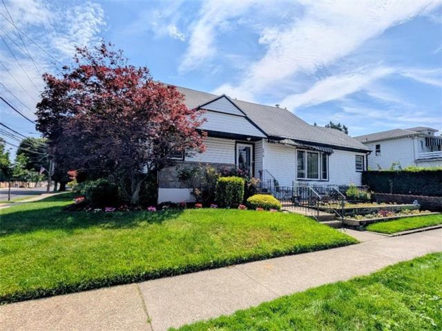 [Belle Harbor Real Estate, listing number 3345331]