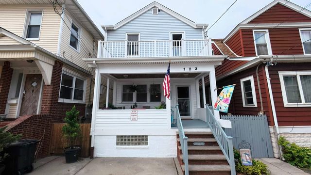 [Rockaway Beach Real Estate, listing number 3349867]
