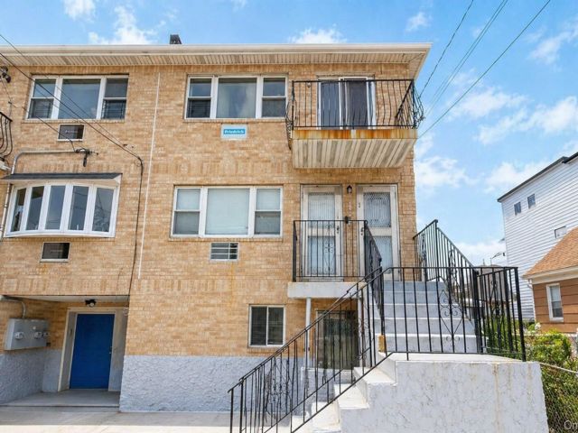  3 BR,  2.00 BTH &nbsp;Other style home in Rockaway Beach